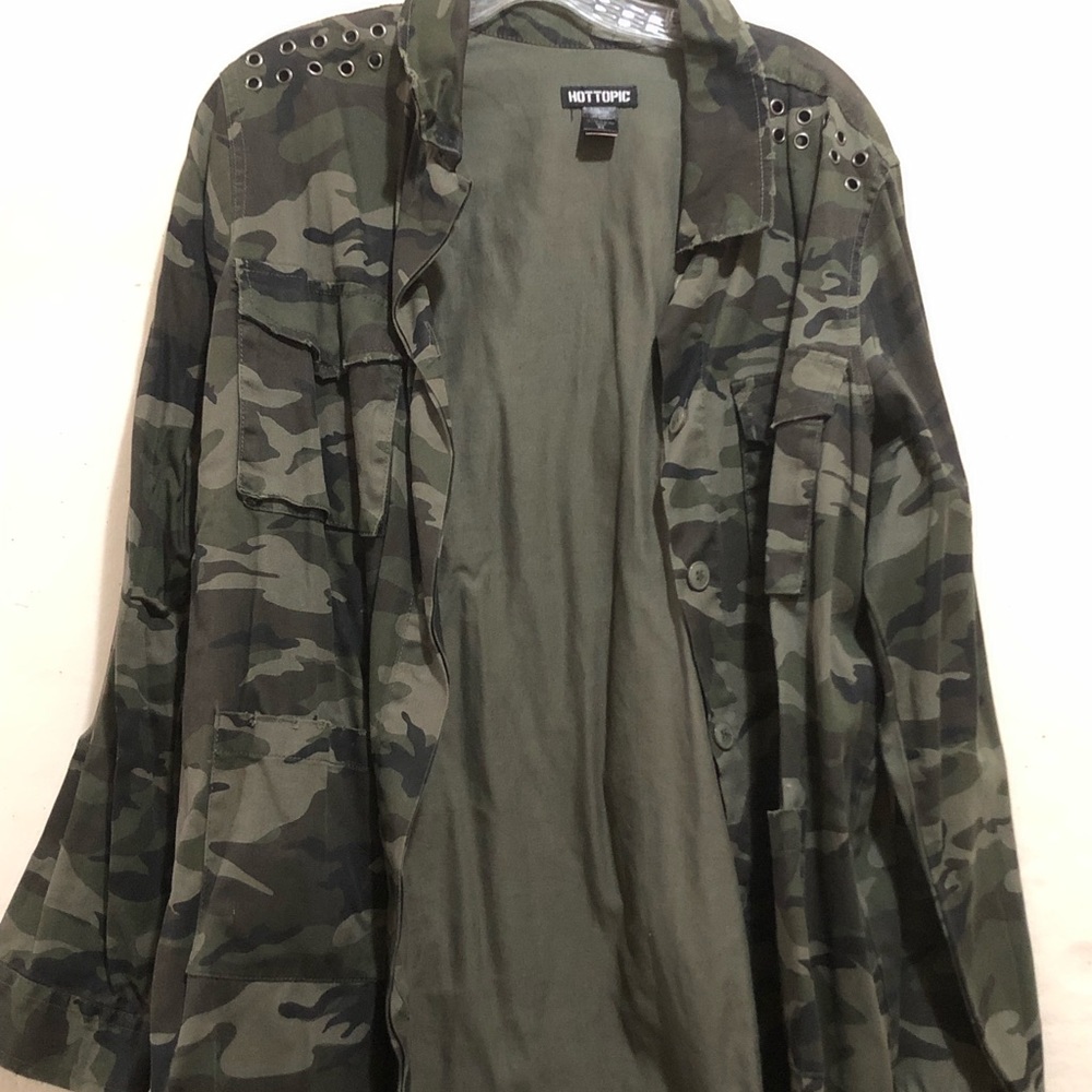 Hot Topic green camo Jacket
